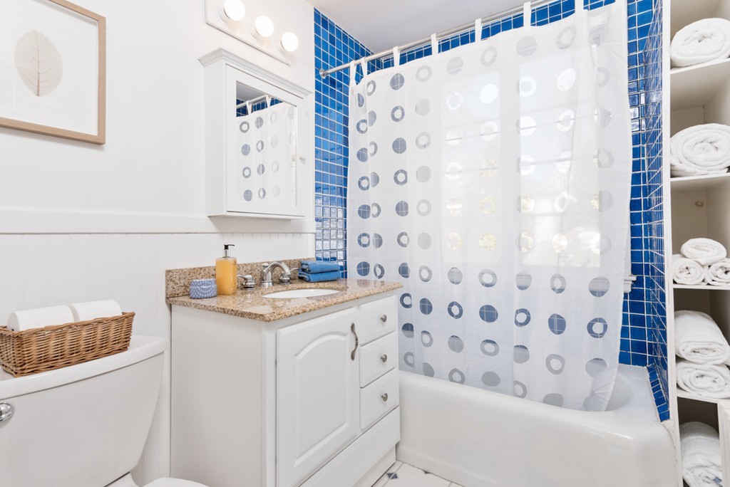 76 Brook Hill Road Milton, MA 02186 - Photo 11 of 28 Gallery Image 11