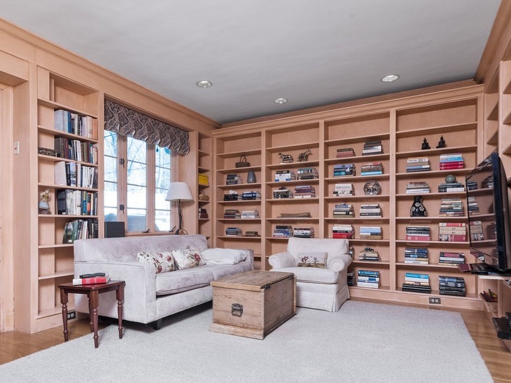 76 Brook Hill Road Milton, MA 02186 - Photo 6 of 28 Gallery Image 6