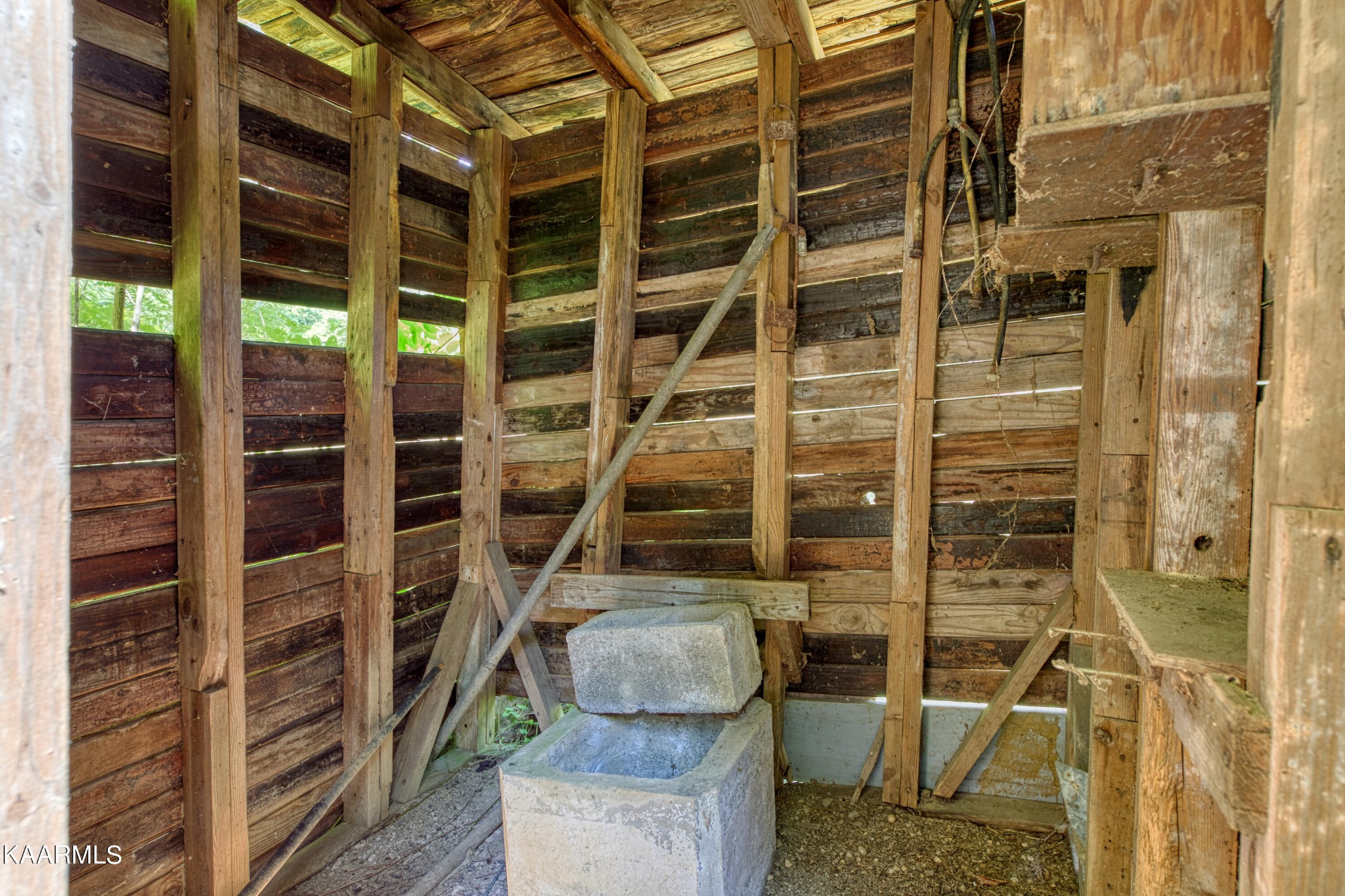 764 Mt Olive Road Andersonville, TN 37705 - Photo 17 of 37 front view of a building