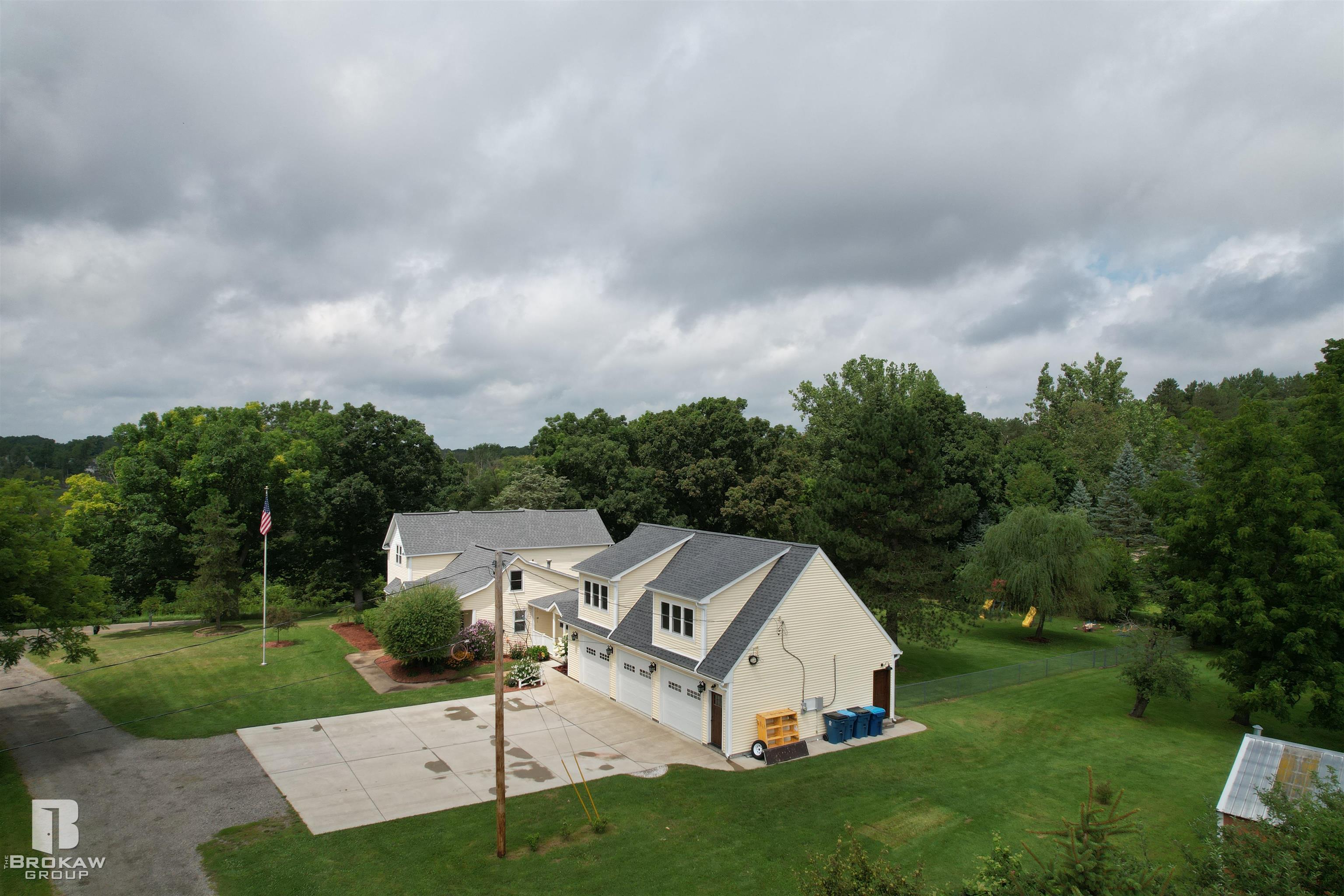 1243 Butcher Road Fenton, MI 48430 - Photo 8 of 69 50150453-8ecf0184-5a42-4c77-a89a-06dc101a97eb.JPG