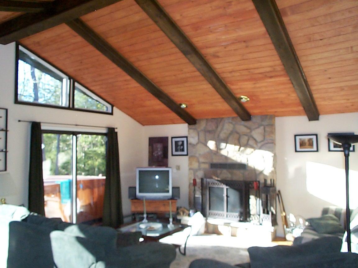 99 King Arthur Road Blakeslee, PA 18610 - Photo 2 of 13 Living Room View