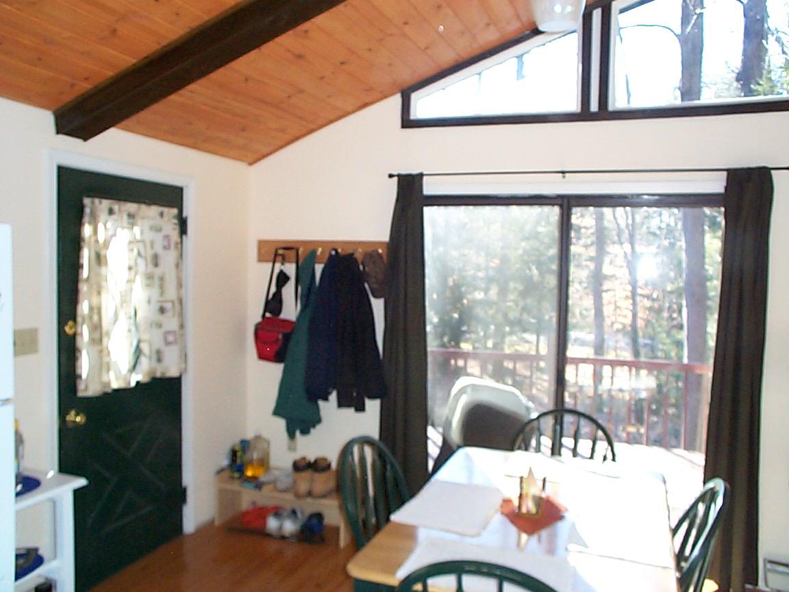 99 King Arthur Road Blakeslee, PA 18610 - Photo 3 of 13 Dining View