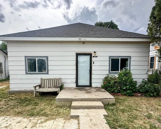 $130,000 | 203 South Labelle Avenue, Holly, CO 81047