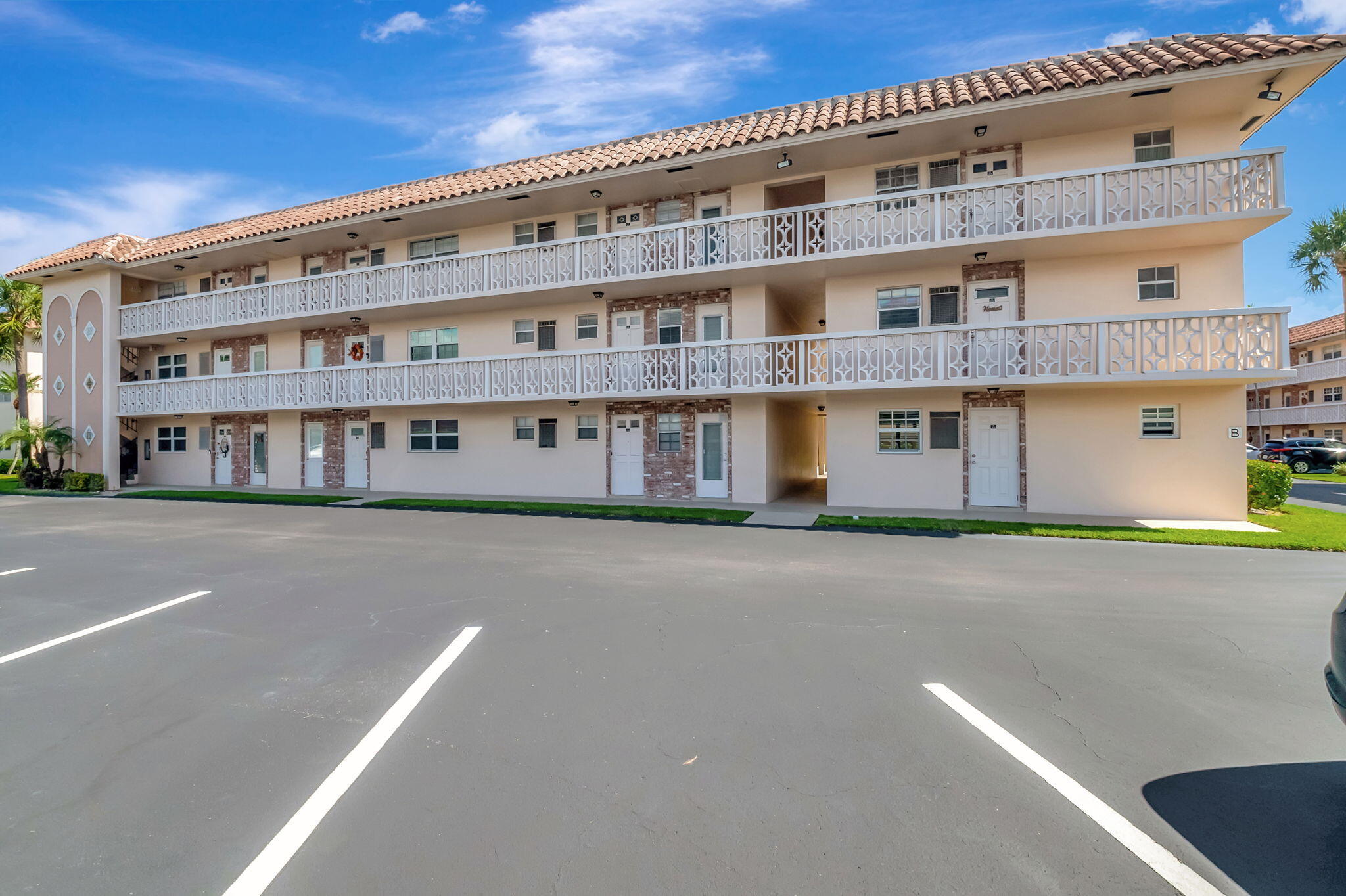 400 Northeast 20th Street, Unit B106 Boca Raton, FL 33431 - Photo 3 of 38 3-web-or-mls-DSC_7644