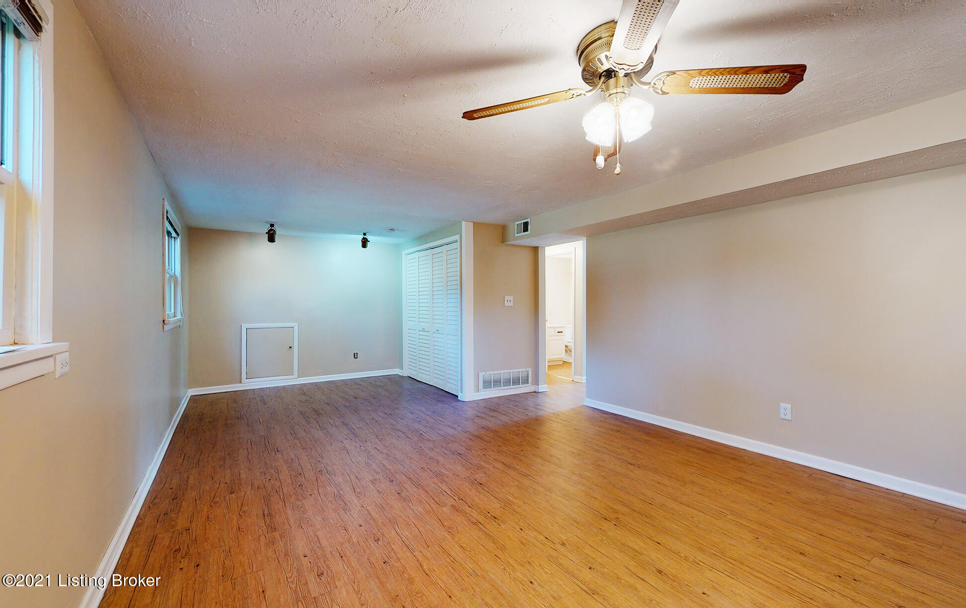 9103 Blowing Tree Road Louisville, KY 40220 - Photo 38 of 50 9103-Blowing-Tree-Rd-20211001_048