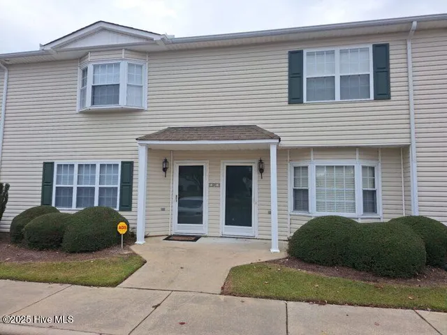 $1,350 | 2355 Vineyard Drive, Unit F4, Winterville, NC 28590