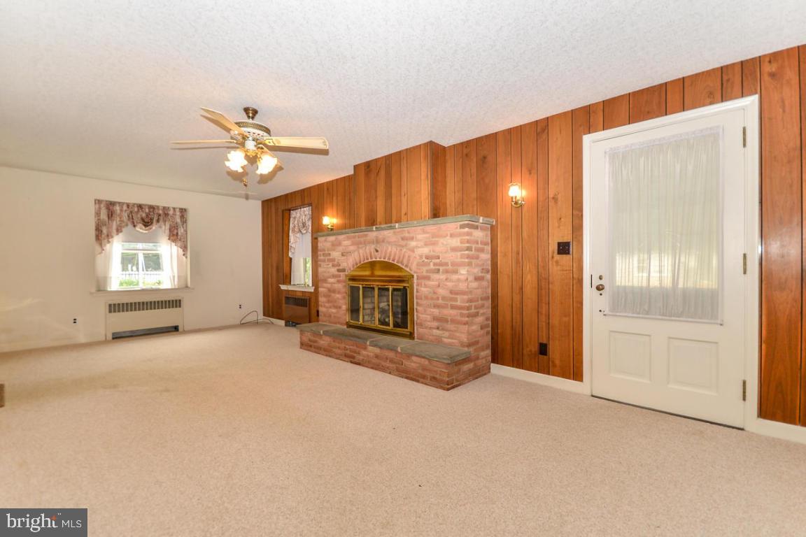 131 North Reamstown Road Stevens, PA 17578 - Photo 5 of 36 Gallery Image 5