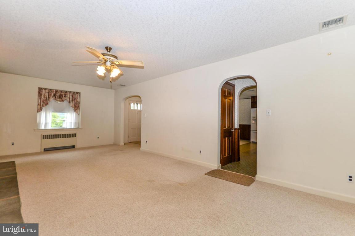 131 North Reamstown Road Stevens, PA 17578 - Photo 6 of 36 Gallery Image 6