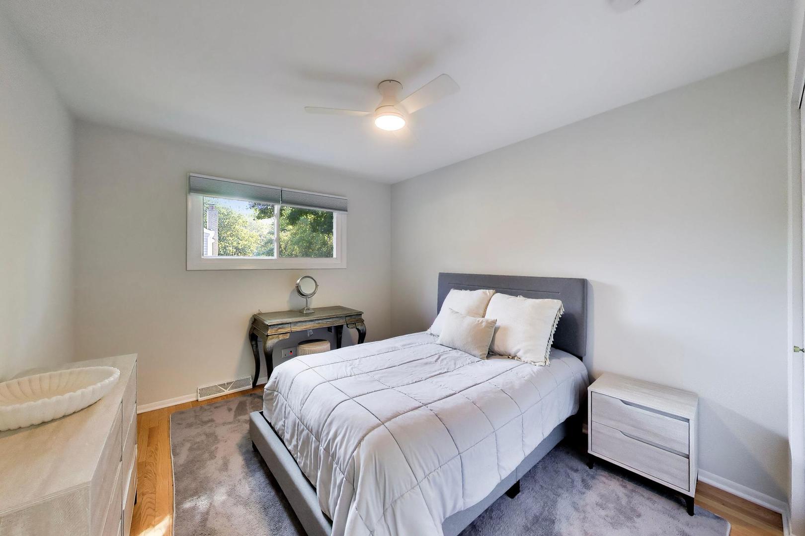 1939 Clover Road Northbrook, IL 60062 - Photo 22 of 41 Gallery Image 22