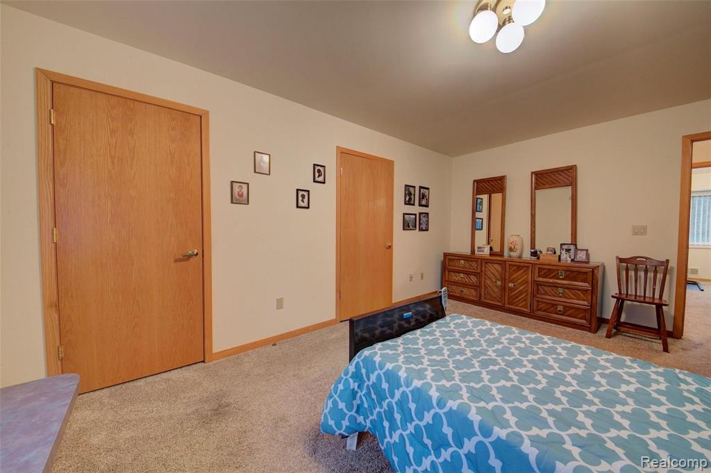 26198 Steele Road Farmington Hills, MI 48331 - Photo 22 of 31