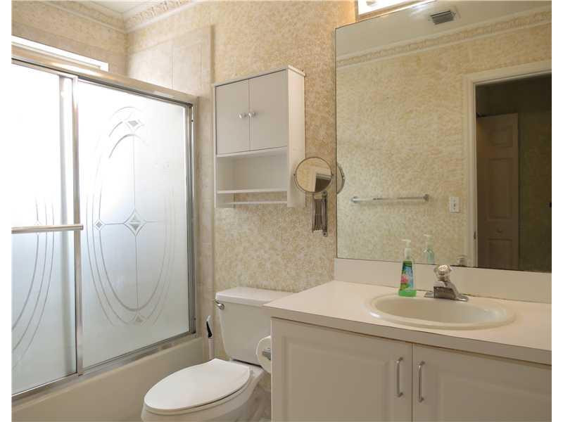 3071 Martello Drive Pompano Beach, FL 33063 - Photo 11 of 17 Bathroom Master