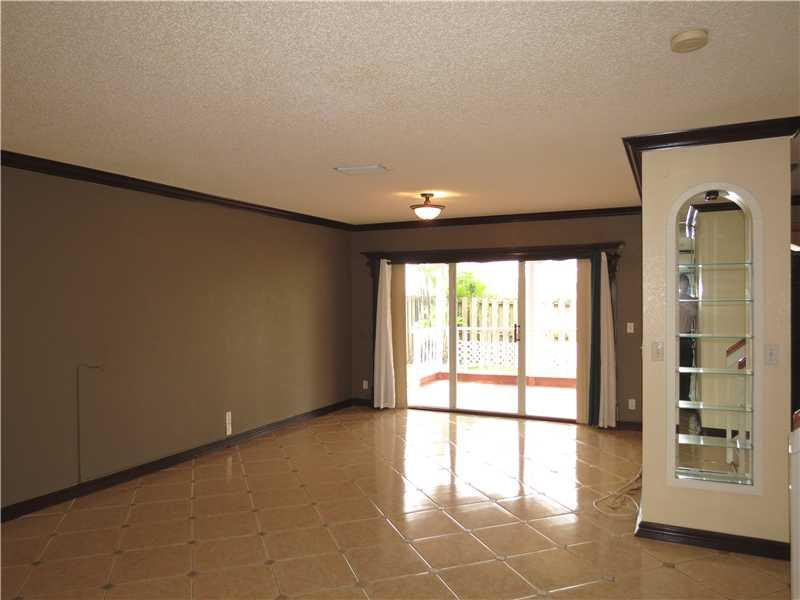 3071 Martello Drive Pompano Beach, FL 33063 - Photo 4 of 17 Family/Great Room
