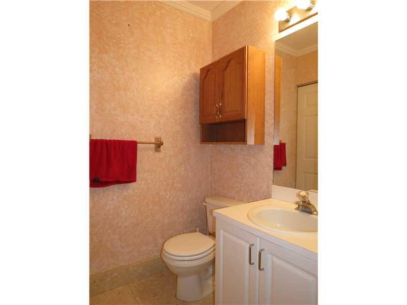 3071 Martello Drive Pompano Beach, FL 33063 - Photo 5 of 17 Bathroom