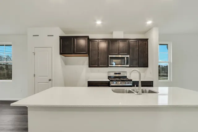 $444,990 | 571 Yosemite Way, Mundelein, IL 60060