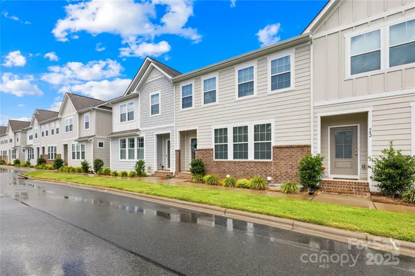 $575,000 | 546 Amalfi Drive, Davidson, NC 28036