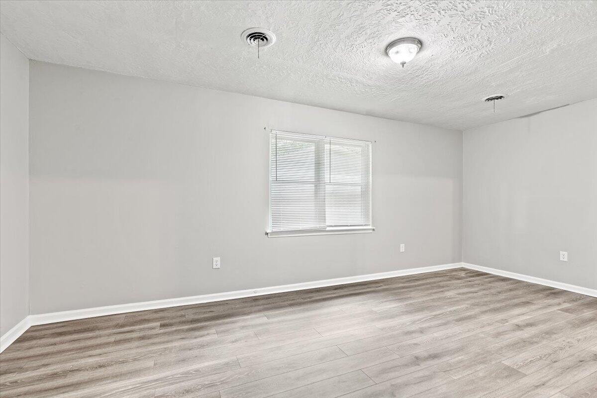 2704 Tryon Place Augusta, GA 30906 - Photo 13 of 27 13-Living Room