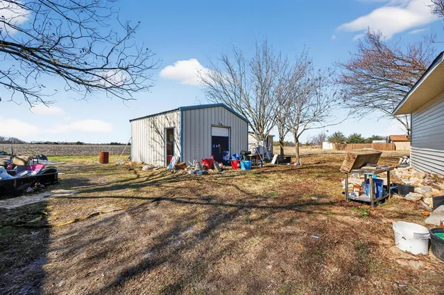 $219,000 | 801 North Main Street, Dodd City, TX 75438