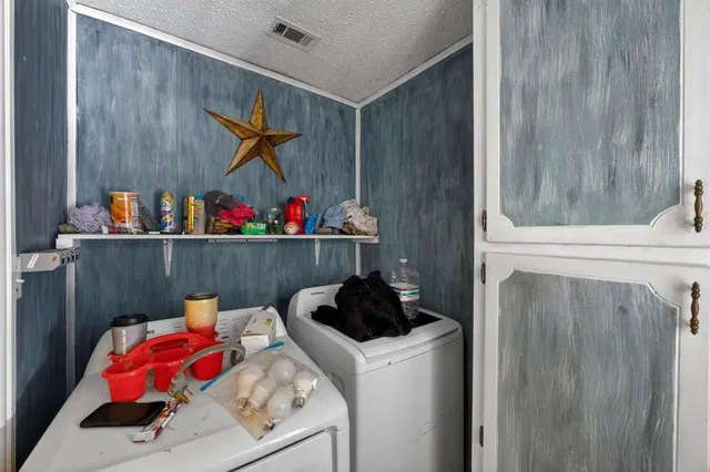 $219,000 | 801 North Main Street, Dodd City, TX 75438