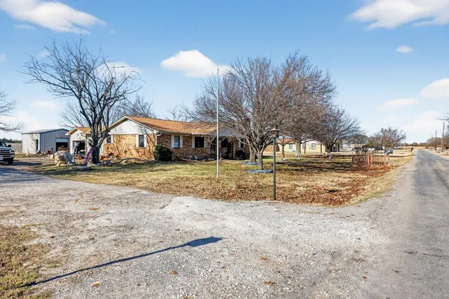 $219,000 | 801 North Main Street, Dodd City, TX 75438