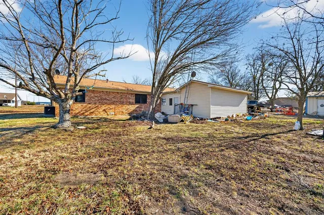 $219,000 | 801 North Main Street, Dodd City, TX 75438