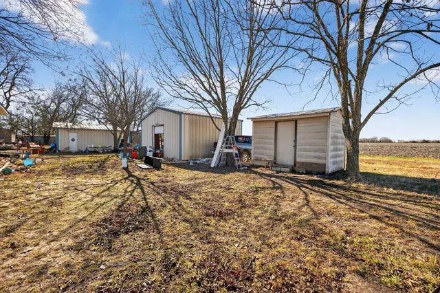 $219,000 | 801 North Main Street, Dodd City, TX 75438