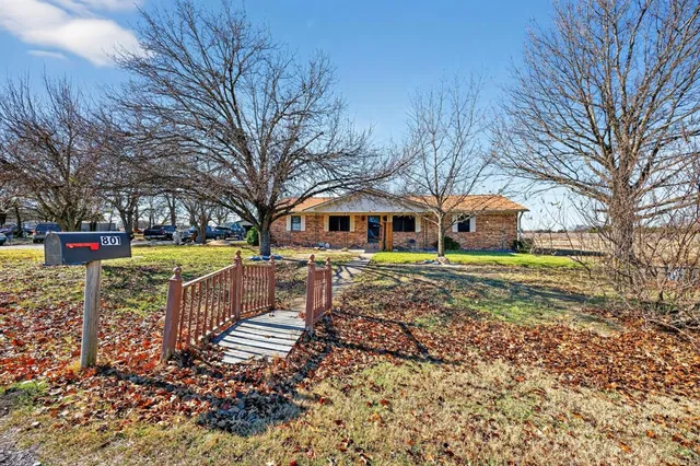 $219,000 | 801 North Main Street, Dodd City, TX 75438