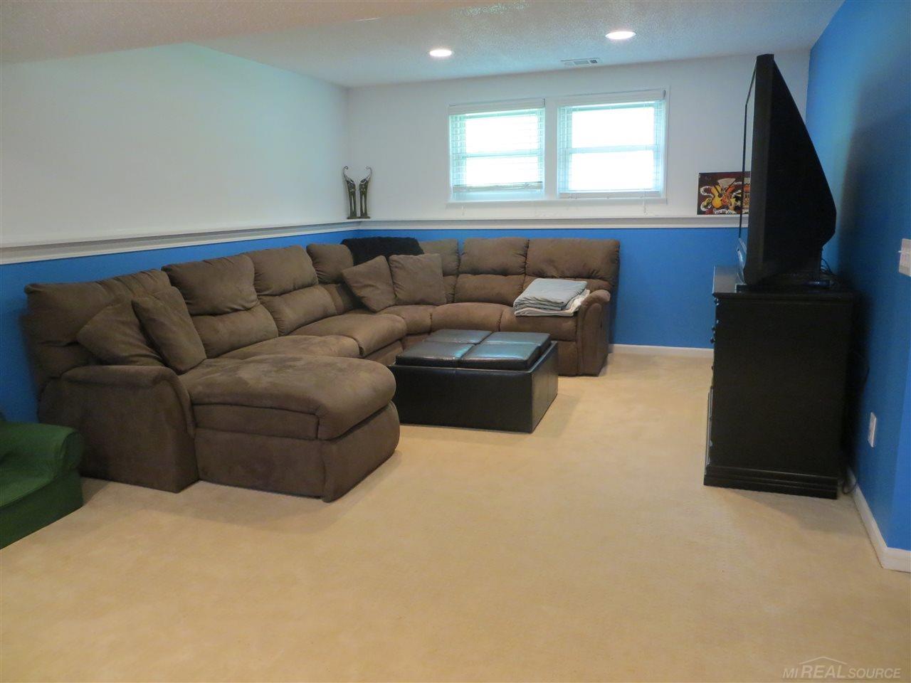 692 Bolinger Street Rochester Hills, MI 48307 - Photo 20 of 29