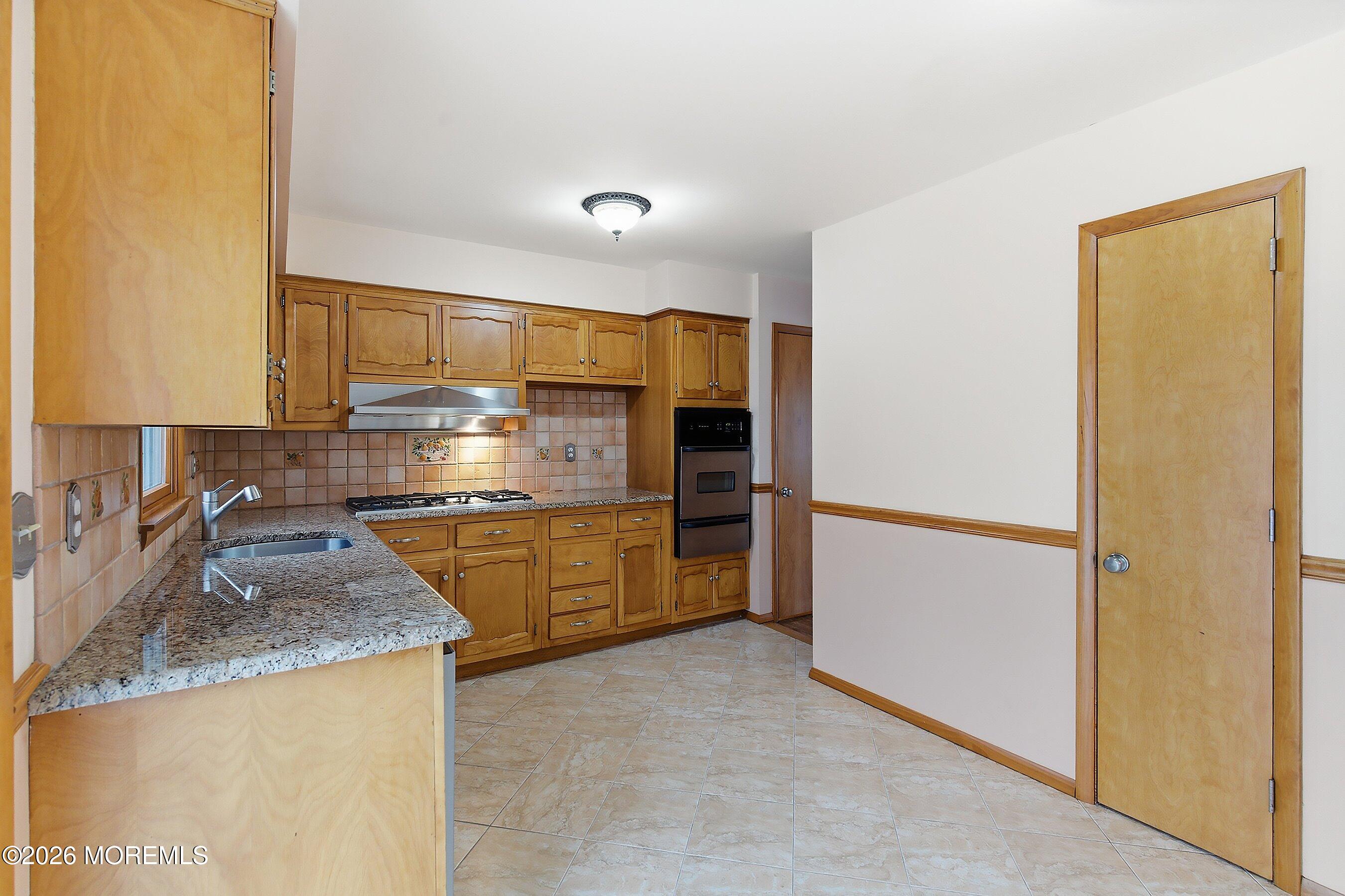 134 Village Way Brick, NJ 08724 - Photo 15 of 47 Kitchen
