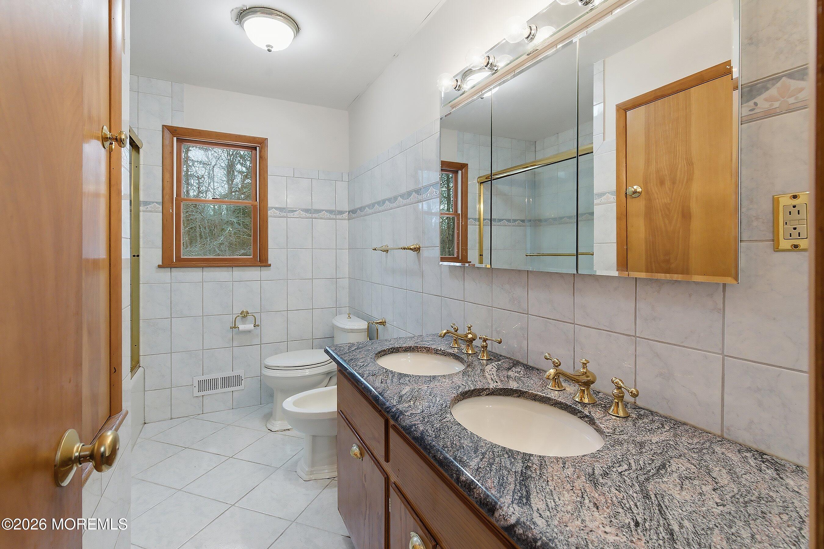134 Village Way Brick, NJ 08724 - Photo 20 of 47 Upstairs hall bath