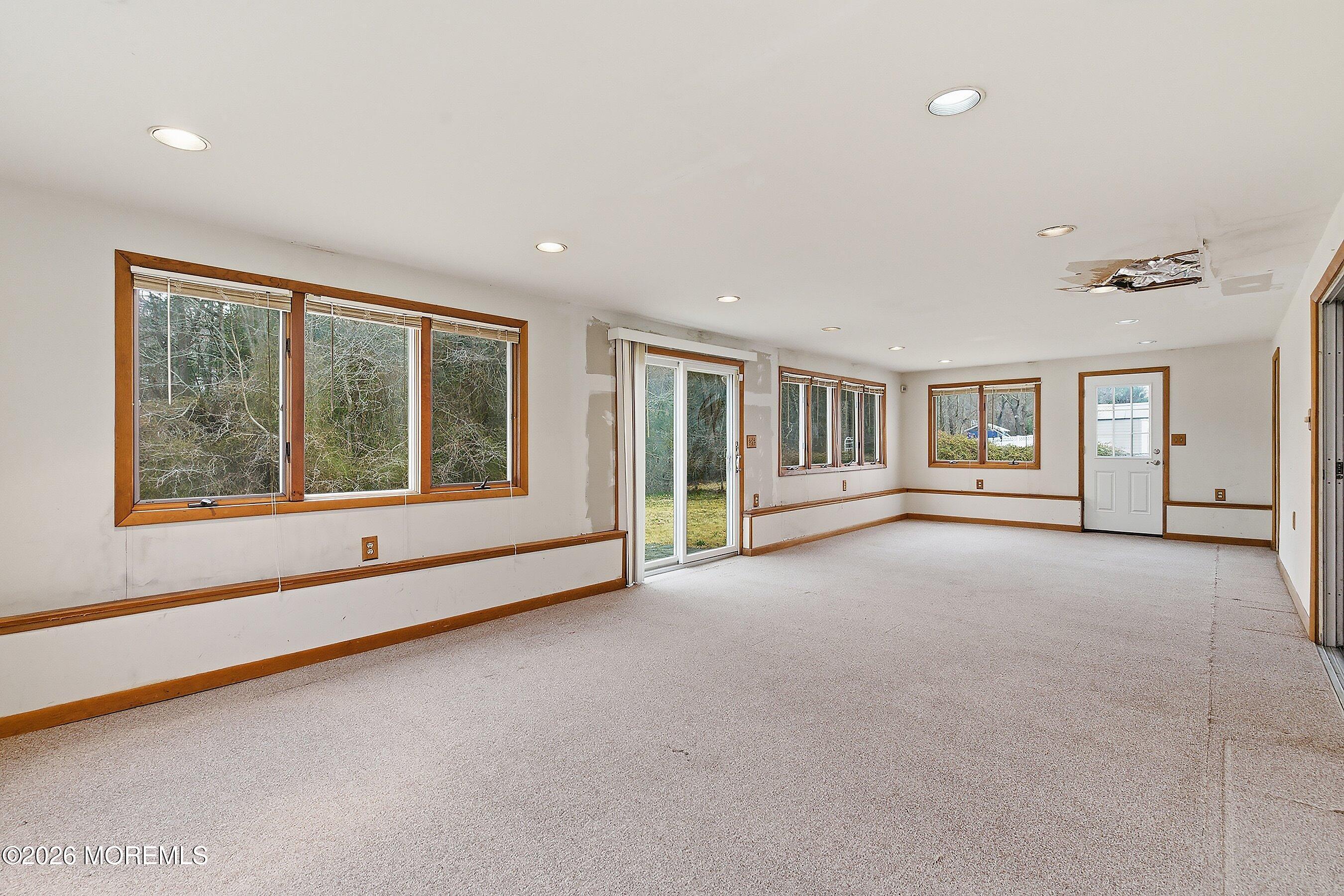 134 Village Way Brick, NJ 08724 - Photo 29 of 47 Great room