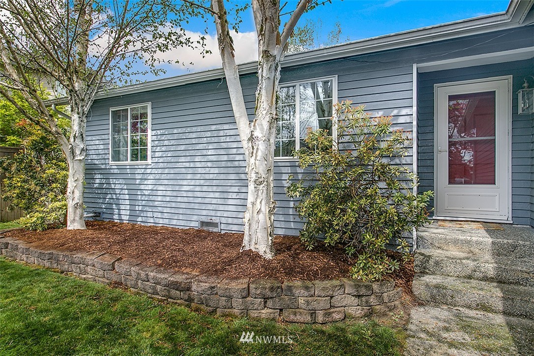 1605 172nd Street Southeast Bothell, WA 98012 - Photo 2 of 20