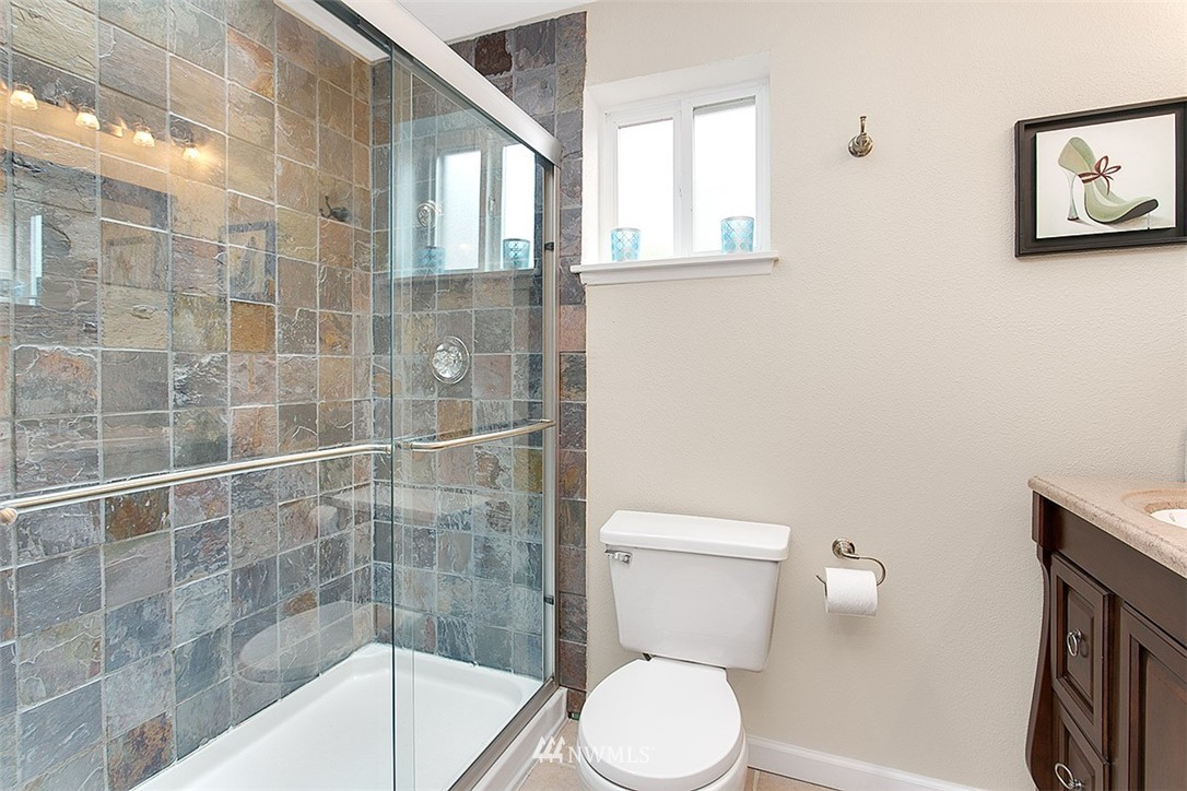 1605 172nd Street Southeast Bothell, WA 98012 - Photo 14 of 20