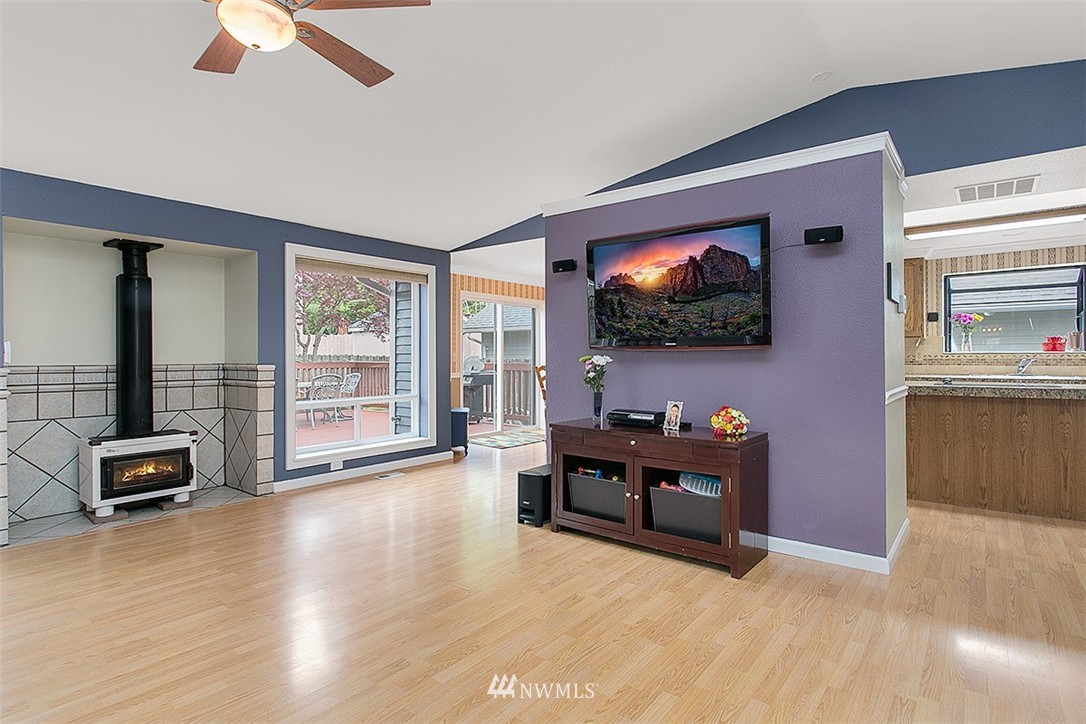 1605 172nd Street Southeast Bothell, WA 98012 - Photo 5 of 20