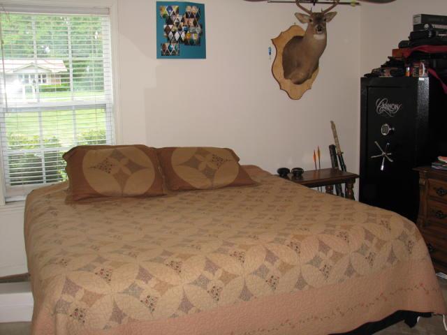 464 Sylvis Road Dickson, TN 37055 - Photo 10 of 10 Master bedroom has a full bath. Split floor plan.