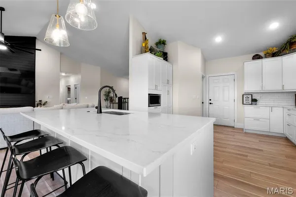 $625,000 | 1006 Saddlebrooke Ridge, Jackson, MO 63755