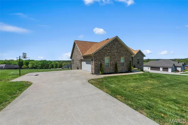 $625,000 | 1006 Saddlebrooke Ridge, Jackson, MO 63755