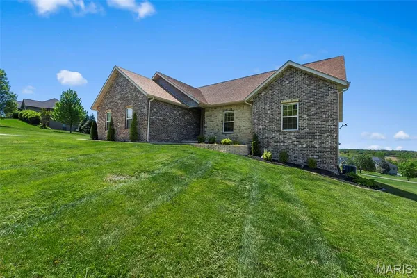 $625,000 | 1006 Saddlebrooke Ridge, Jackson, MO 63755