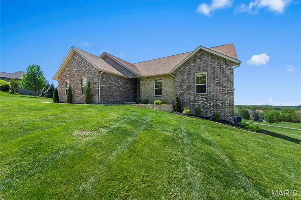 $625,000 | 1006 Saddlebrooke Ridge, Jackson, MO 63755