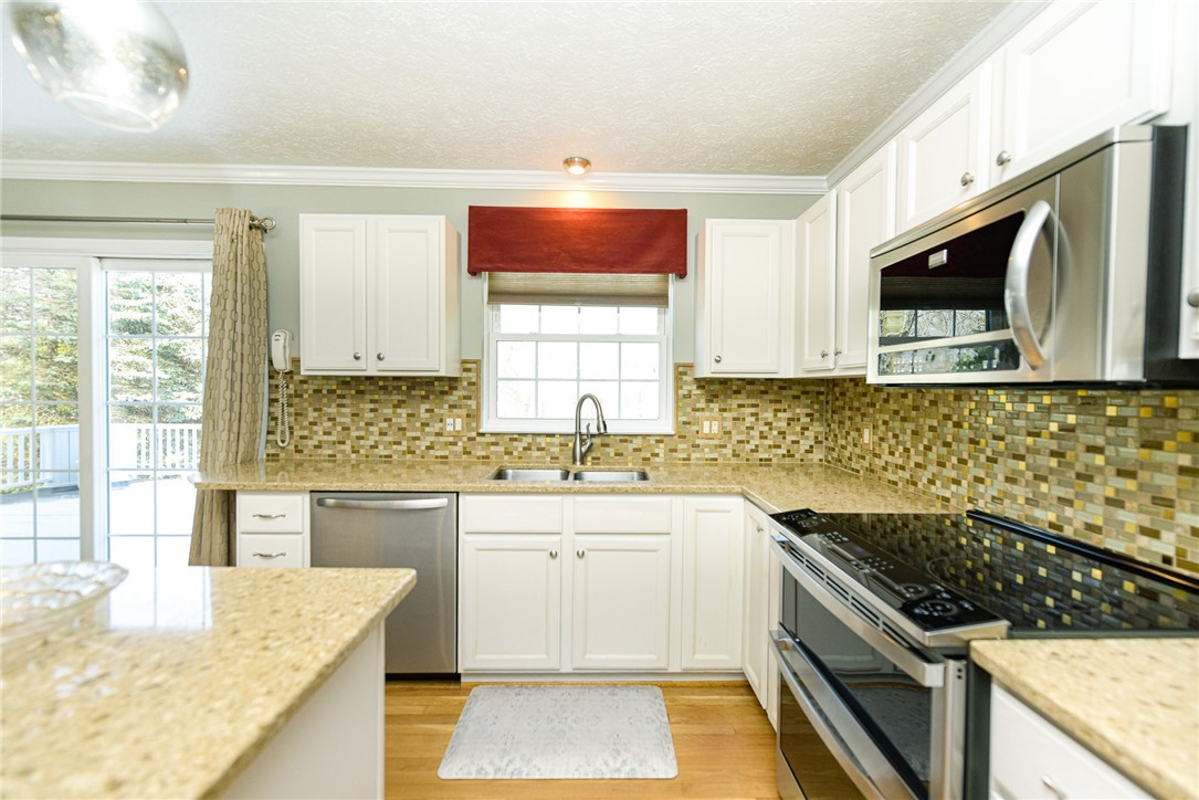 54 Redtail Run Greece, NY 14612 - Photo 6 of 35