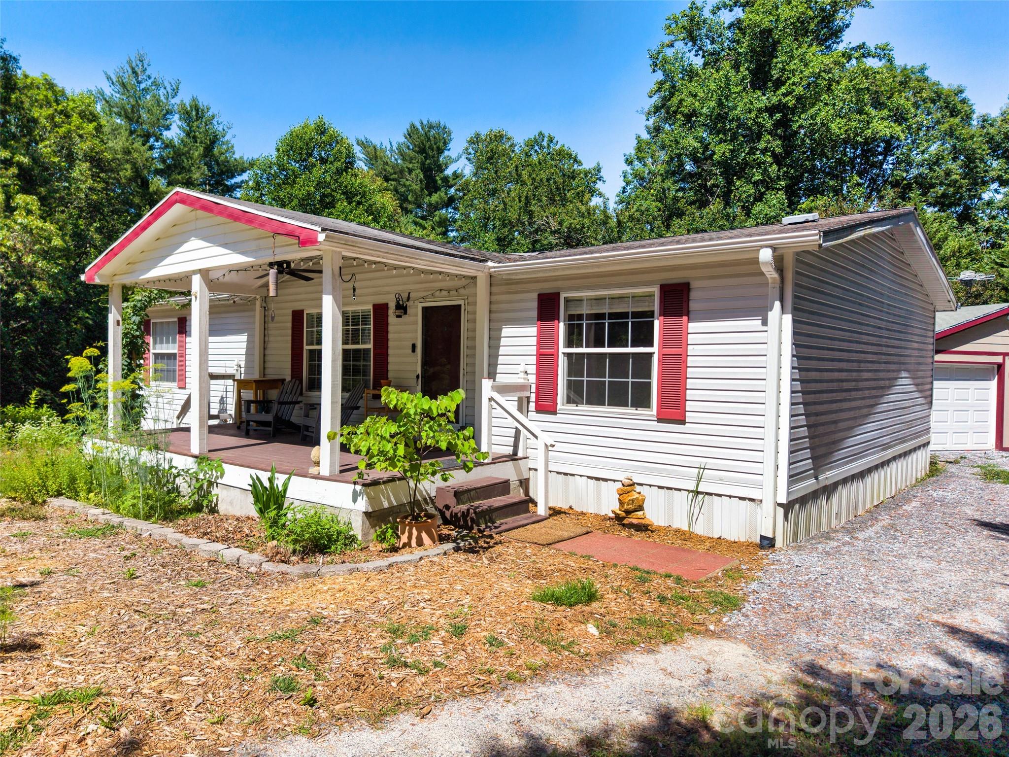 435 McMinn Road Hendersonville, NC 28792 - Photo 3 of 48