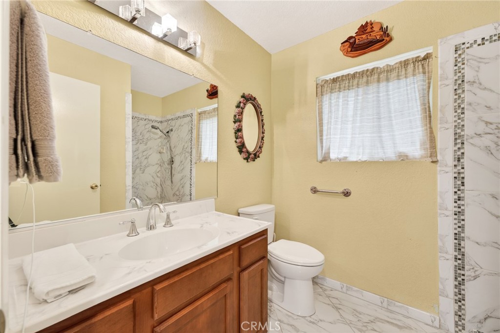 17347 Northlake Street Riverside, CA 92503 - Photo 28 of 44 Bathroom 3 17347 Northlake Dr, Riverside, CA 92503