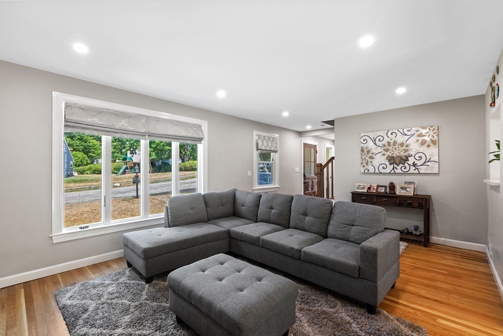 28 Strawberry Hill Road Natick, MA 01760 - Photo 12 of 42 Gallery Image 12
