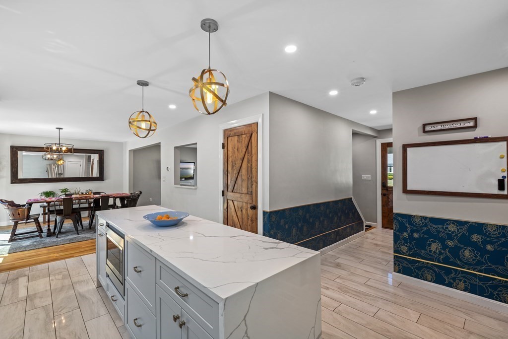 28 Strawberry Hill Road Natick, MA 01760 - Photo 8 of 42 Gallery Image 8
