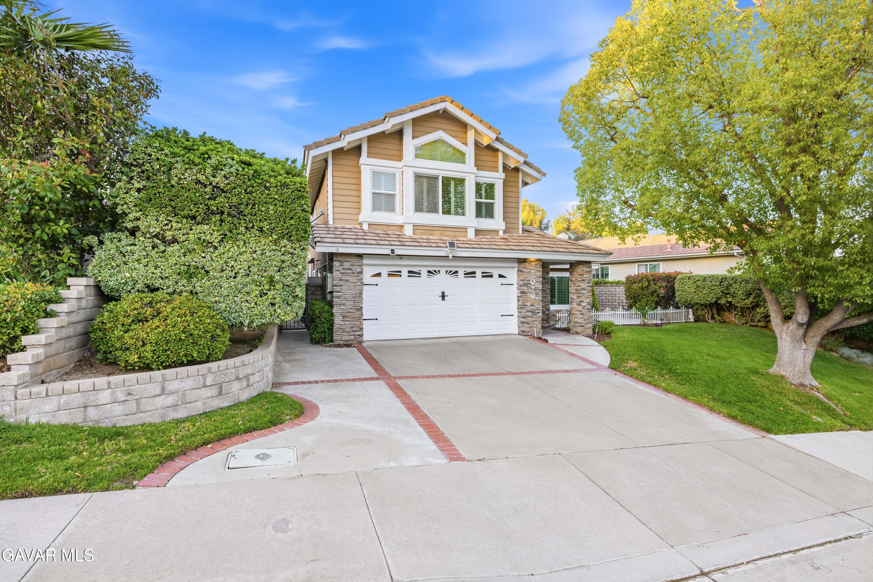 22029 Rodeffer Place Santa Clarita, CA 91350 - Photo 3 of 53 22029 Rodeffer Pl-1