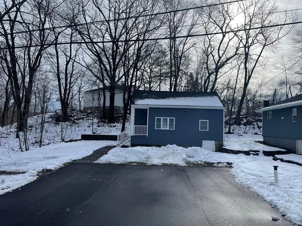 $2,450 | 8 Chamberlain Road, Unit 8, Shrewsbury, MA 01545