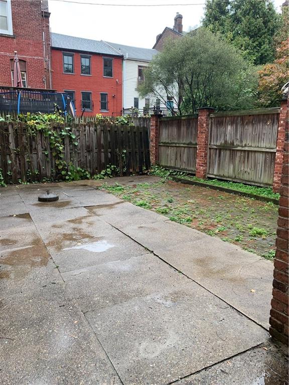 608 Lockhart Pittsburgh, PA 15212 - Photo 14 of 17