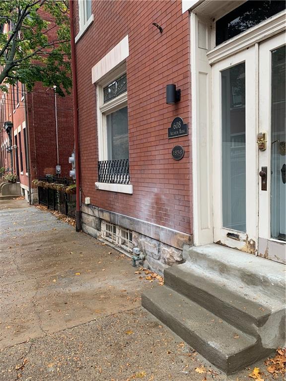 608 Lockhart Pittsburgh, PA 15212 - Photo 2 of 17