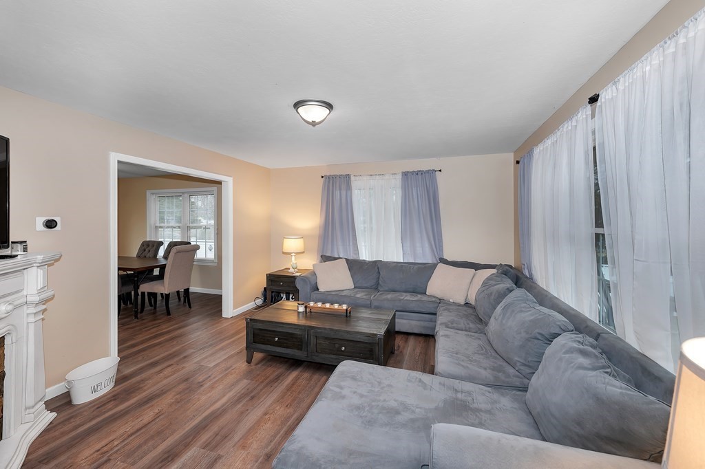 185 Ambrose Street Springfield, MA 01109 - Photo 4 of 32 Gallery Image 4