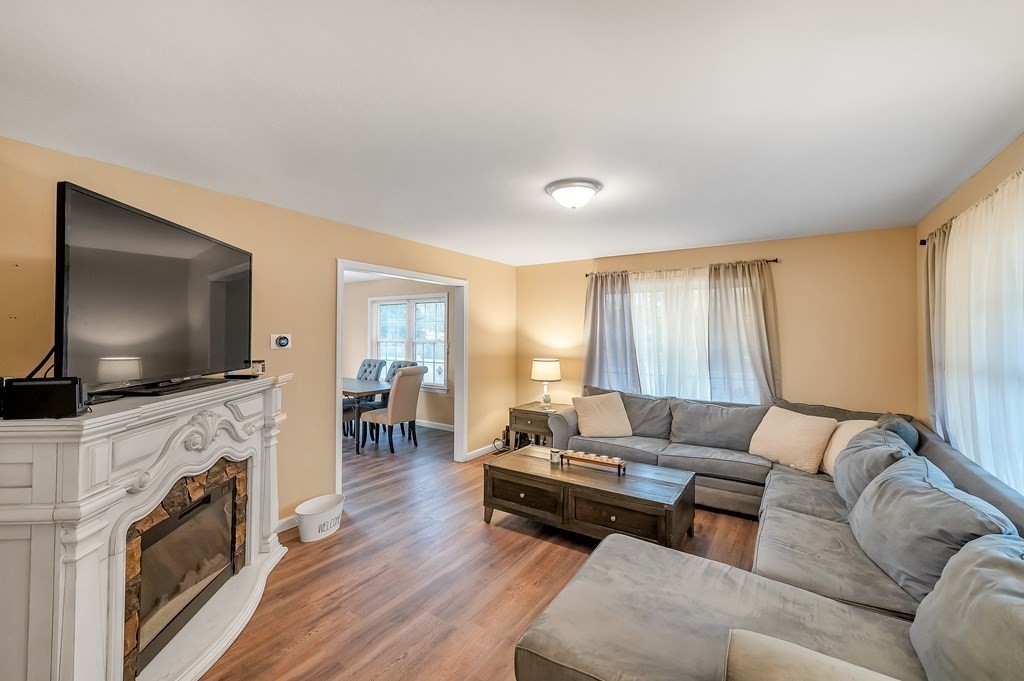 185 Ambrose Street Springfield, MA 01109 - Photo 5 of 32 Gallery Image 5