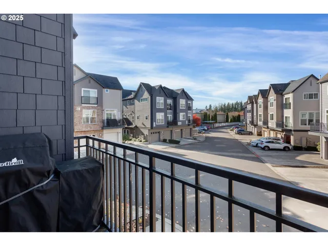 $349,000 | 10874 Northeast Red Wing Way, Unit 201, Hillsboro, OR 97006
